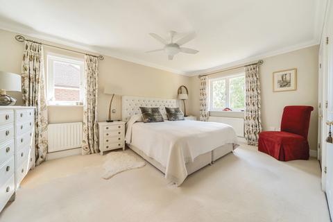 5 Summerfold, Rudgwick, Horsham, RH12 3BY