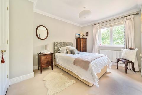 5 Summerfold, Rudgwick, Horsham, RH12 3BY