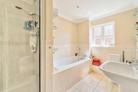 5 Summerfold, Rudgwick, Horsham, RH12 3BY