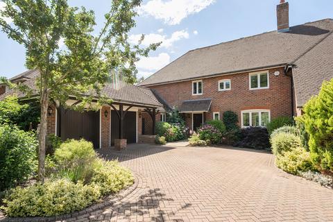 5 Summerfold, Rudgwick, Horsham, RH12 3BY