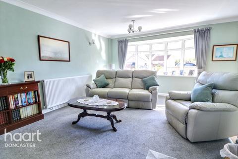 24 Butterill Drive, Armthorpe, Doncaster, DN3 3RY