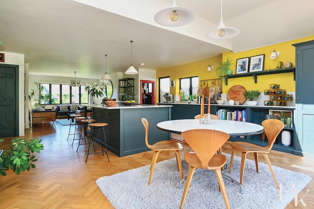 66 Deancourt Road, BN2 (50).jpg
