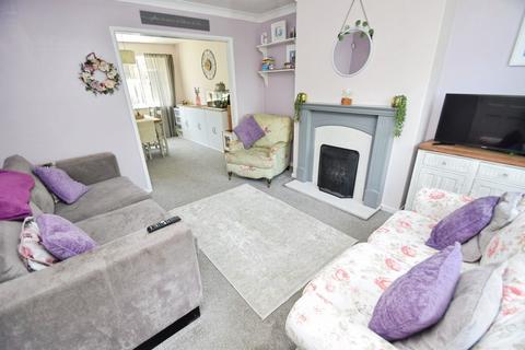 3 bedroom semi-detached house for sale, Nab Wood Road, Bradford BD18