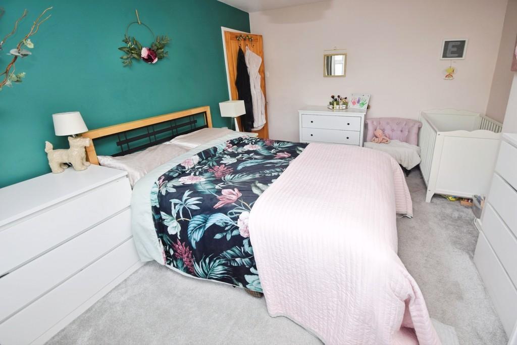 208b65ea-Bedroom 202