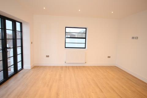 1 bedroom apartment for sale, Hollyfield Road, Surbiton KT5