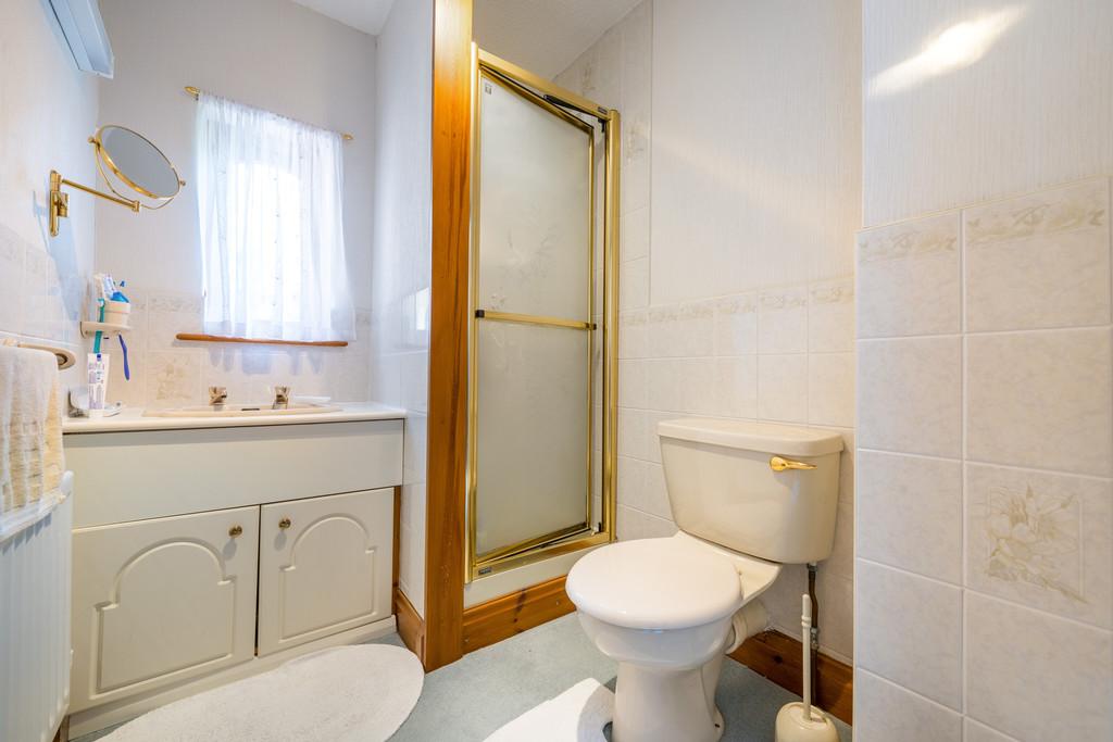 En Suite Shower for Bedroom 1