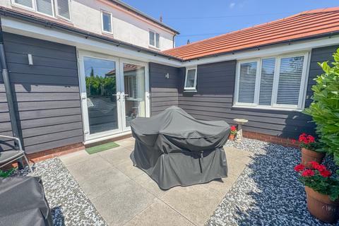 2c Broadlands Road, Hockley, SS5 5DS