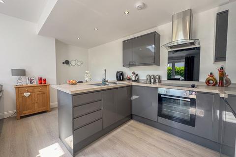 2c Broadlands Road, Hockley, SS5 5DS