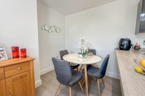 2c Broadlands Road, Hockley, SS5 5DS