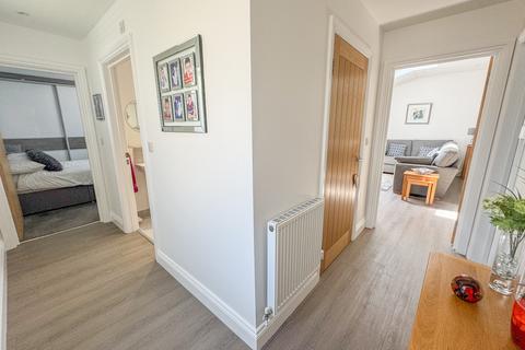 2c Broadlands Road, Hockley, SS5 5DS