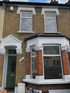 3 bedroom terraced house to rent, Hollington Road, London