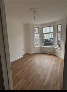 3 bedroom terraced house to rent, Hollington Road, London