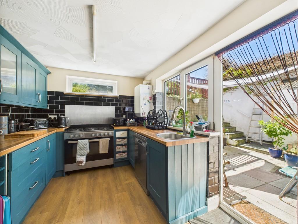 Cam02089 g0 pr0524 still011