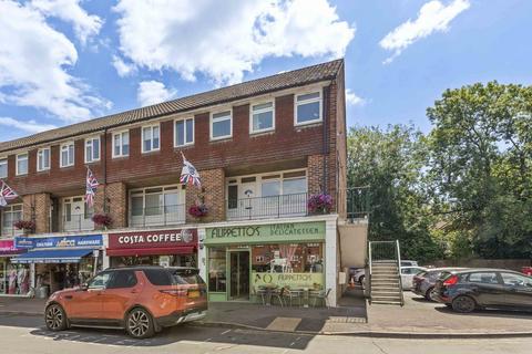 3 bedroom flat for sale, Chalfont Station Road, Little Chalfont