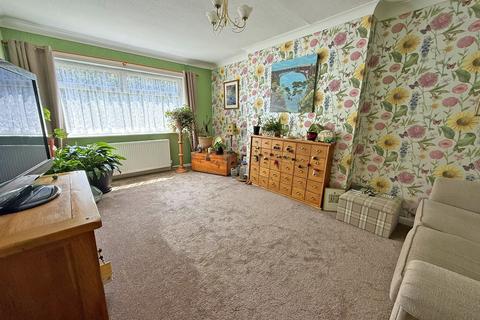 2 bedroom semi-detached bungalow for sale, Pindar Road, Scarborough YO11
