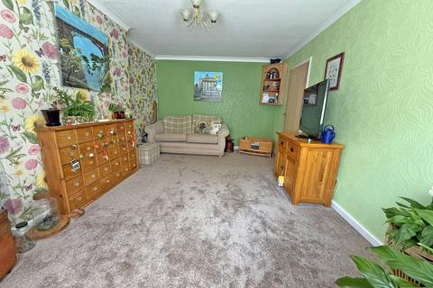 2 bedroom semi-detached bungalow for sale, Pindar Road, Scarborough YO11