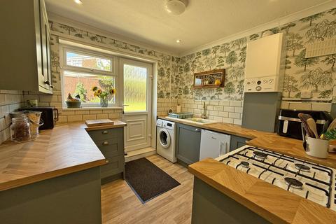 2 bedroom semi-detached bungalow for sale, Pindar Road, Scarborough YO11