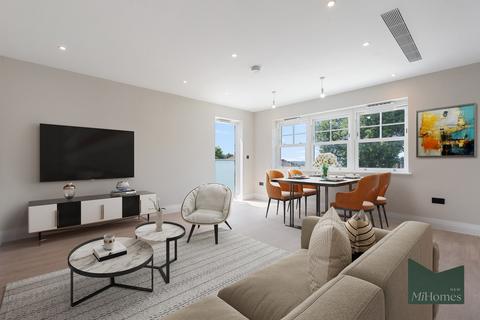 3 bedroom apartment for sale, Chase Side, London