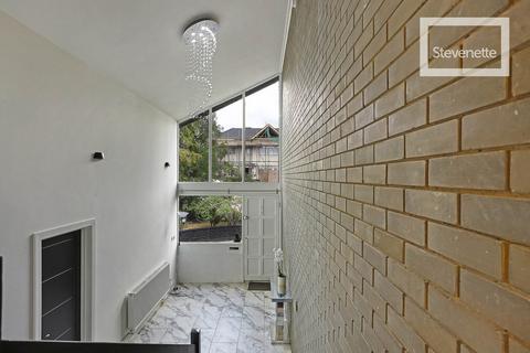 undefined, The Avenue, Loughton