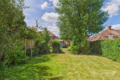 3 bedroom semi-detached house for sale, Weaver Road, Uttoxeter