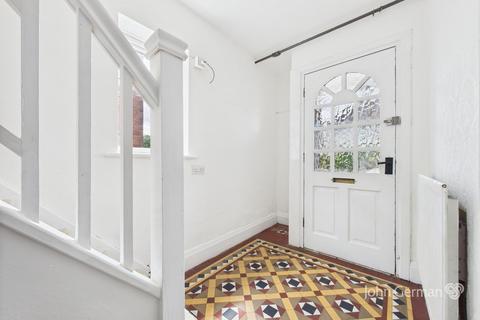 3 bedroom semi-detached house for sale, Weaver Road, Uttoxeter