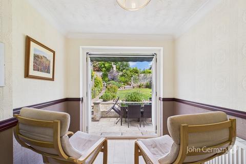 undefined, Lark Rise, Uttoxeter