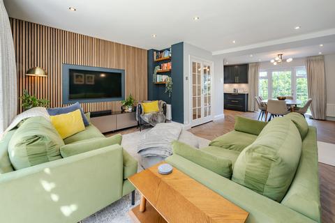 24 Warren Road, Purley, CR8 1AA