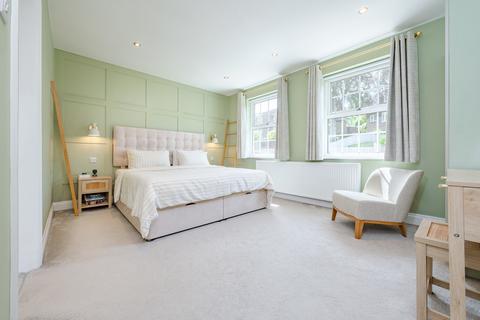 24 Warren Road, Purley, CR8 1AA