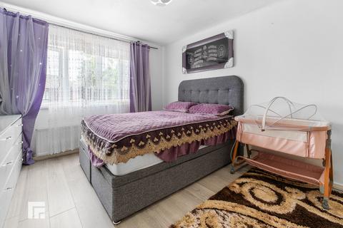 12 Barrians Way, Barry, CF62 8JG