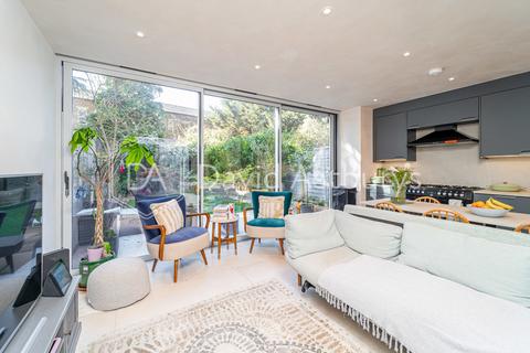 2 bedroom apartment for sale, Agar Grove, Camden, London, NW1