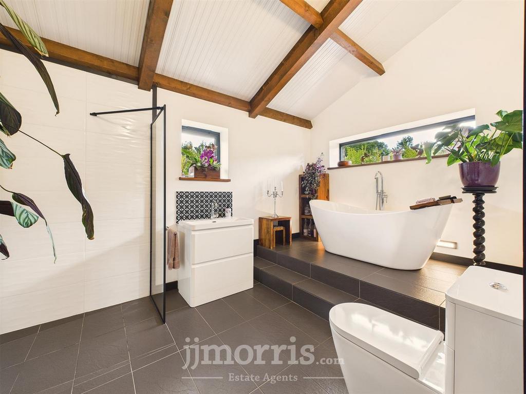 Ensuite Bathroom
