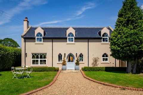 4 bedroom detached house for sale, Middlefield Lane, Pontefract WF8