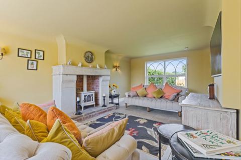 4 bedroom detached house for sale, Middlefield Lane, Pontefract WF8