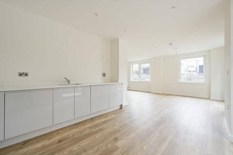 4 bedroom flat for sale, The Silverton, Royal Docks E16