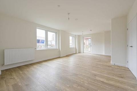 4 bedroom flat for sale, The Silverton, Royal Docks E16