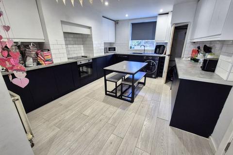 207 Cardigan Lane, Leeds, LS6 1DX