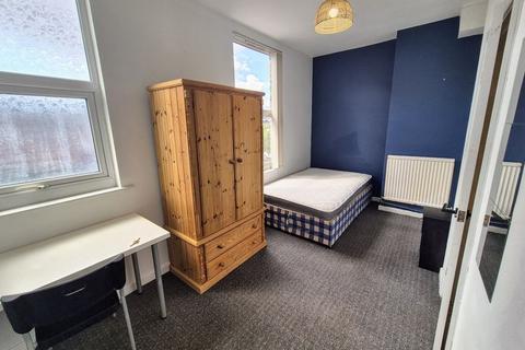 207 Cardigan Lane, Leeds, LS6 1DX
