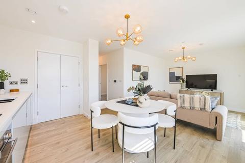 1 bedroom flat for sale, The Silverton, Royal Docks E16