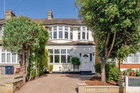 6 Ridgeway Avenue, Barnet, EN4 8TW