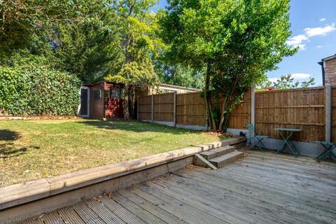 6 Ridgeway Avenue, Barnet, EN4 8TW
