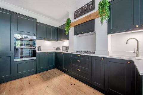 6 Ridgeway Avenue, Barnet, EN4 8TW