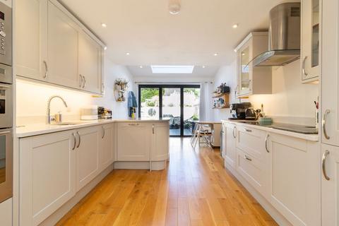 14 High Street, Godstone, RH9 8AG