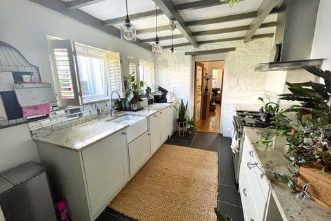 2 bedroom terraced house for sale, 19 Westgate, Cowbridge, The Vale of Glamorgan CF71 7AQ
