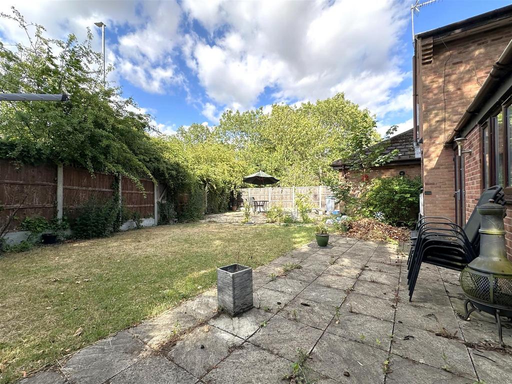 Large Garden 752