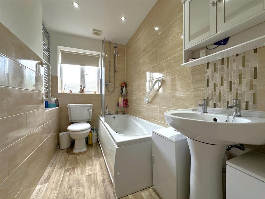 First Floor Bathroom 717