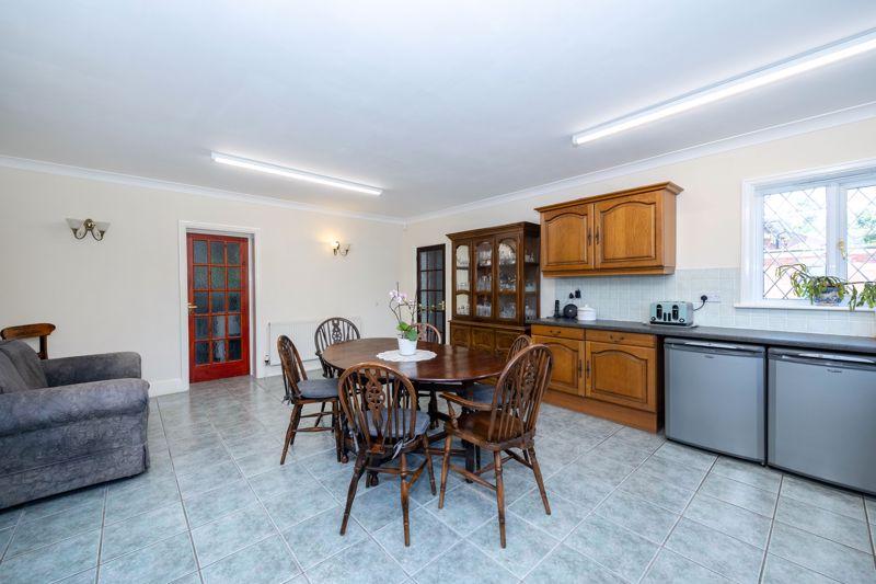 Living dining...