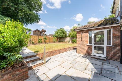 20 Riding Hill, South Croydon, CR2 9LN