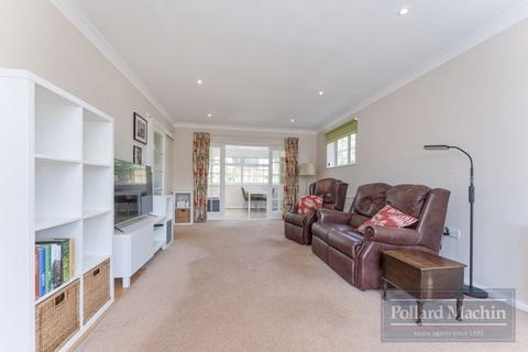 20 Riding Hill, South Croydon, CR2 9LN