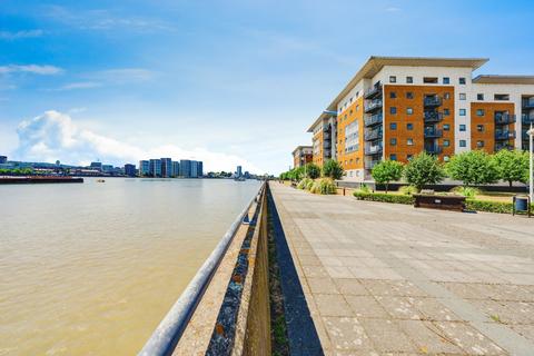 2 bedroom apartment to rent, Fishguard Way, Royal Docks, London, E16