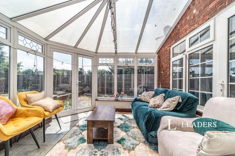 4 bedroom link detached house to rent, Tyne Crescent, Bedford, MK41 7YL